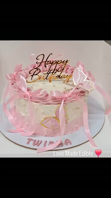 Pineapple Bow Cake